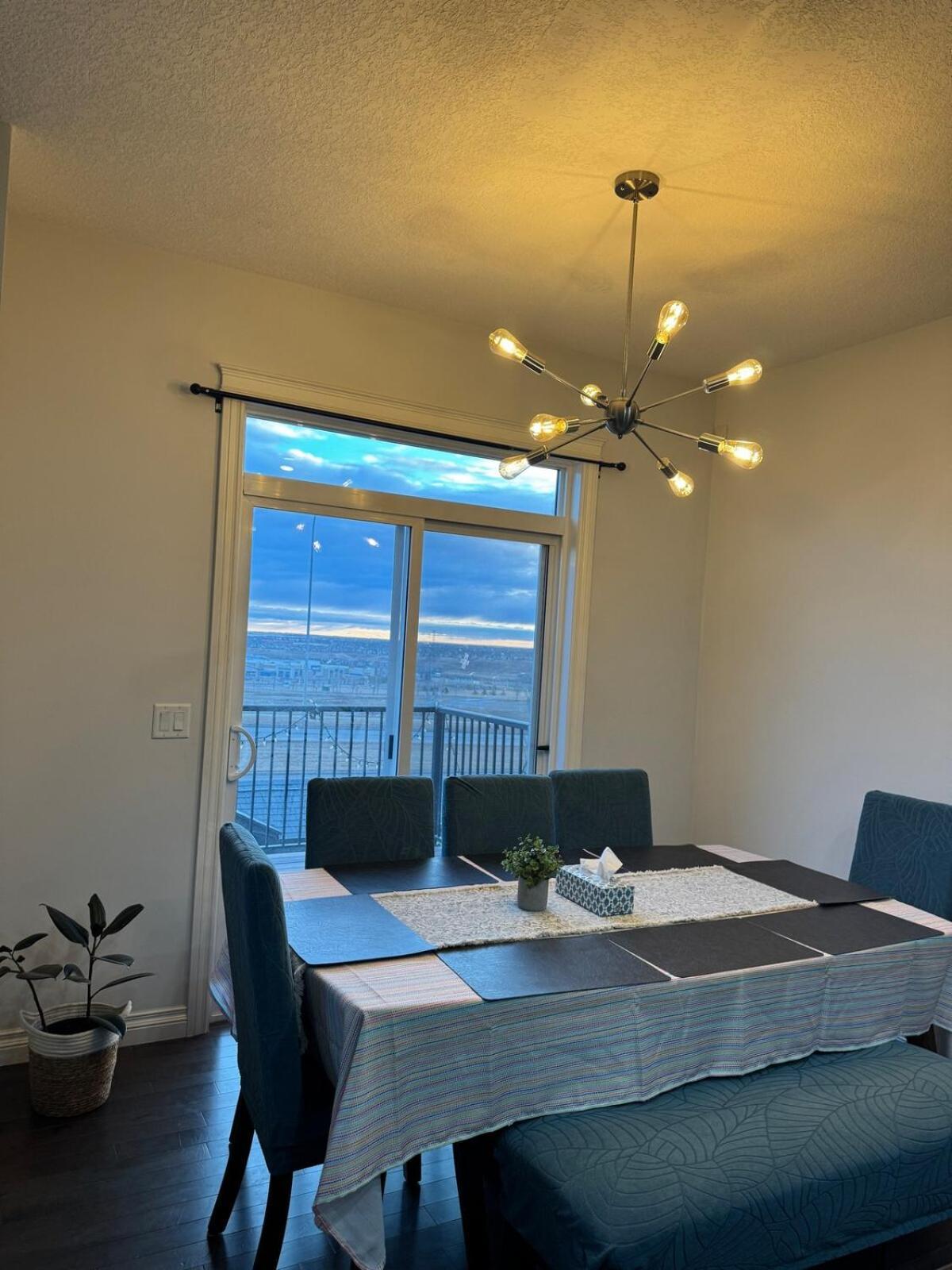 Exquisite Entire 4- Bed Vacation Home! *